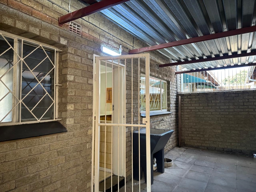 2 Bedroom Property for Sale in Rustenburg Central North West